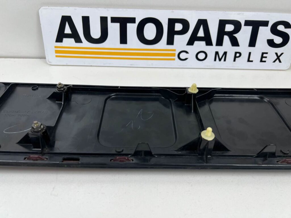 OEM Toyota Corolla AE100 AE101 Rear Trunk Lid Garnish Panel (1993–1997) – Mint Condition (14)
