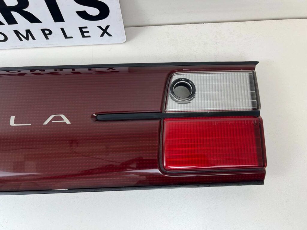 OEM Toyota Corolla AE100 AE101 Rear Trunk Lid Garnish Panel (1993–1997) – Mint Condition (2)