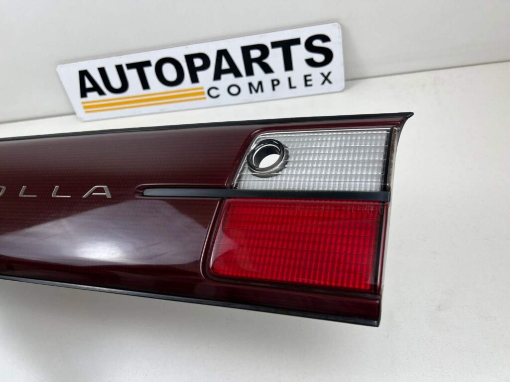 OEM Toyota Corolla AE100 AE101 Rear Trunk Lid Garnish Panel (1993–1997) – Mint Condition (6)