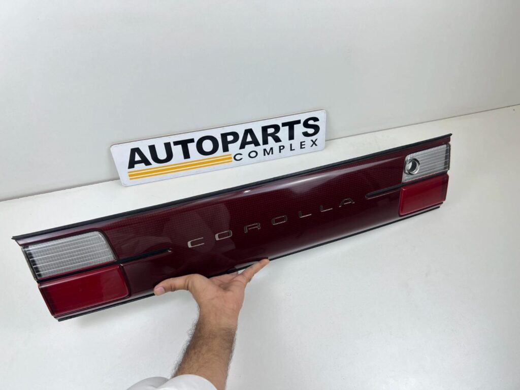 OEM Toyota Corolla AE100 AE101 Rear Trunk Lid Garnish Panel (1993–1997) – Mint Condition (9)
