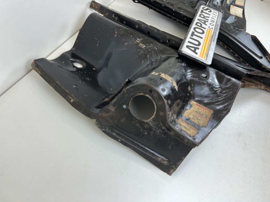 Starlet KP60 kp61 Front fender inner aprons OEM new (14)