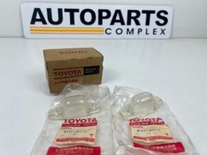 Toyota Hilux rn30 rn40 rn43 license plate light lenses NOS OEM pair (1)