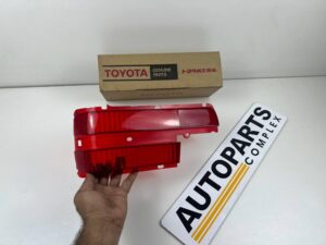 Toyota corona RT80 1971 tail light lens NOS OEM Left side (2)
