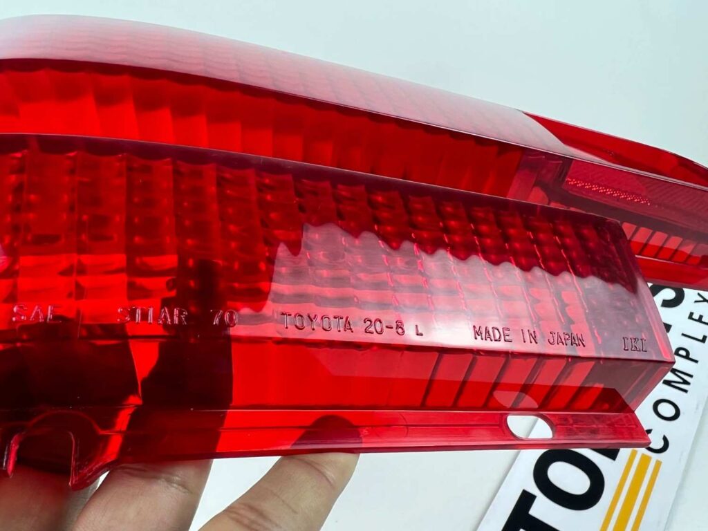 Toyota corona RT80 1971 tail light lens NOS OEM Left side (5)
