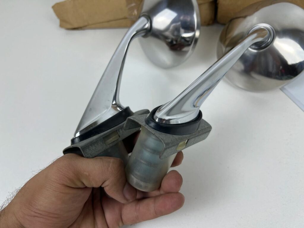 Toyota corona mark II 1973 - 1976 NOS OEM fender mirrors (7)