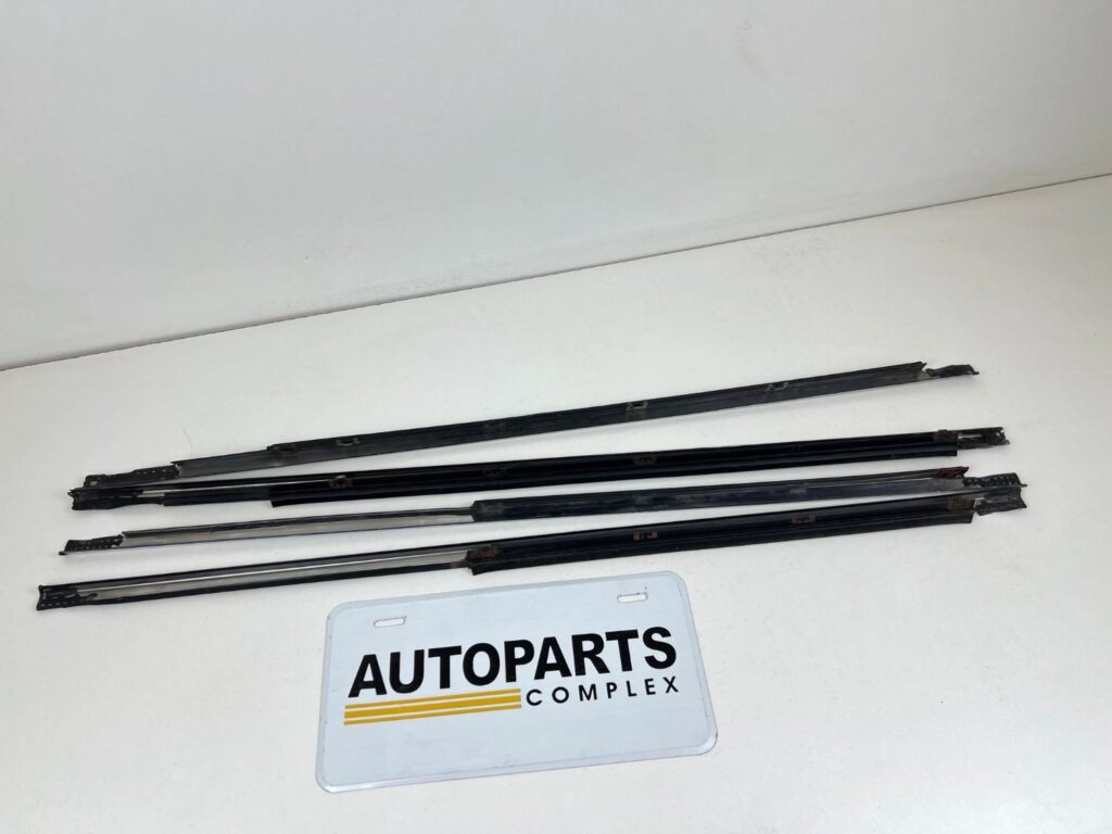 Window chrome weatherstrips JDM corolla 4-Door ke70 te72 (1)