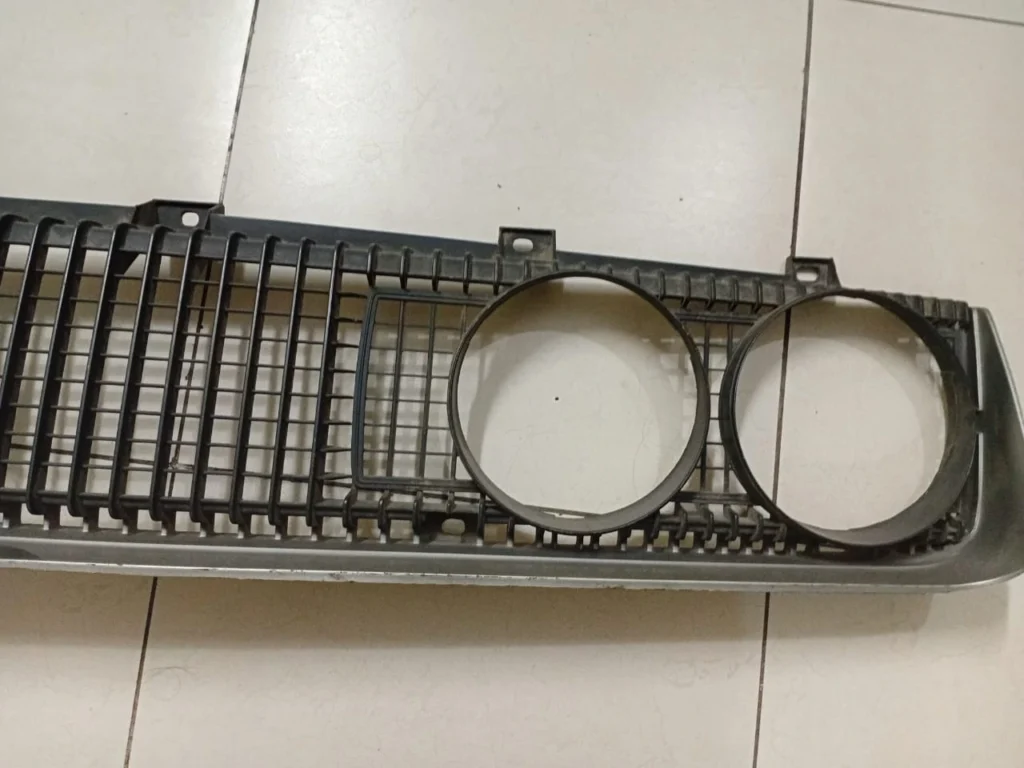 1969 corona Mark ii grille (3)