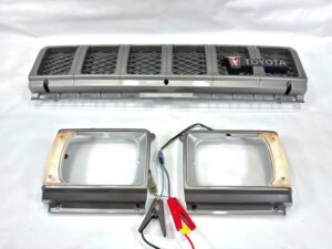 Hilux 1981 1982 1983 RN40 RN40 LN46 4wd grille with headlight bezels (5)