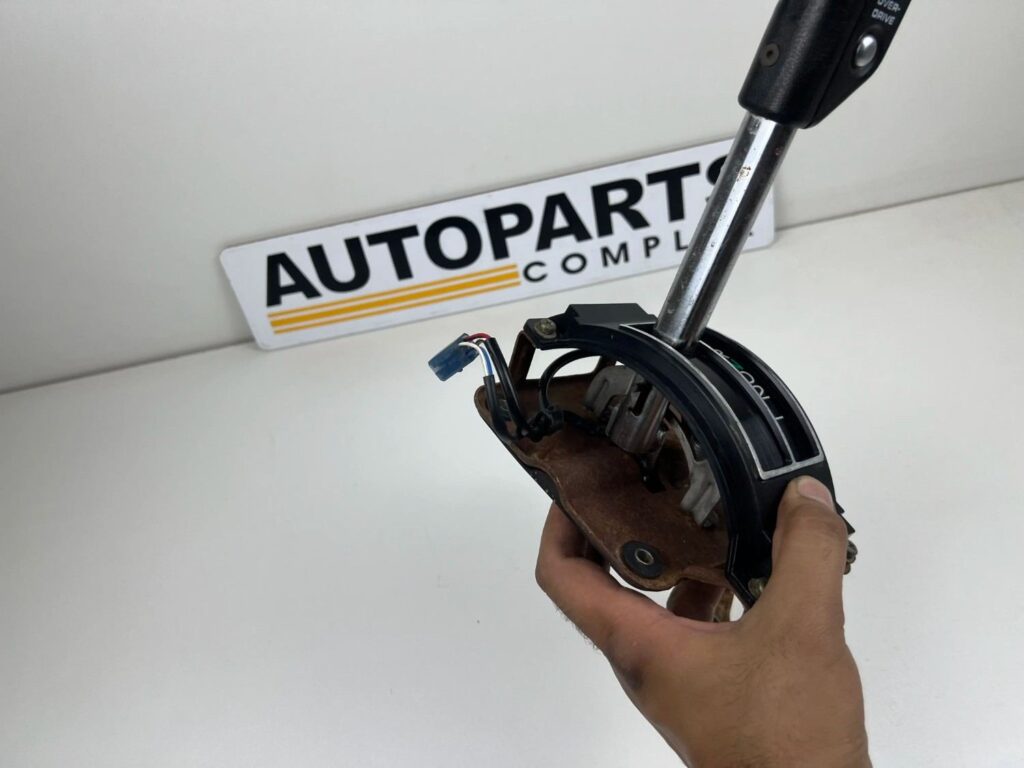 Hilux pickup 1984 - 1988 RHD auto shifter lever (10)