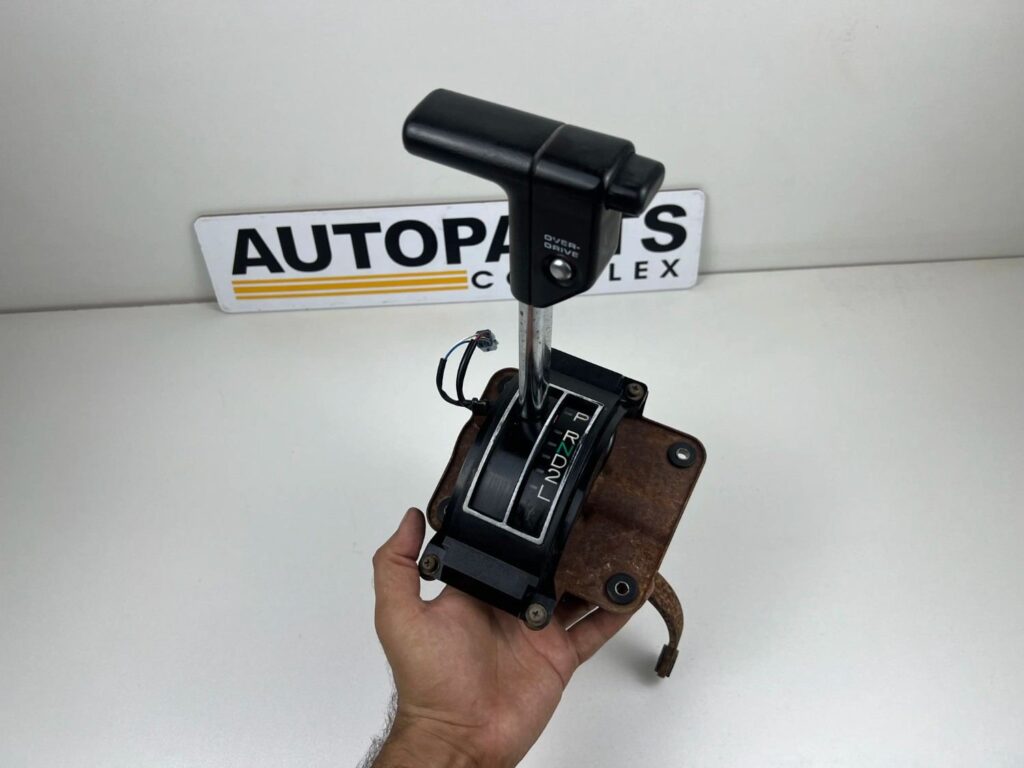 Hilux pickup 1984 - 1988 RHD auto shifter lever (2)