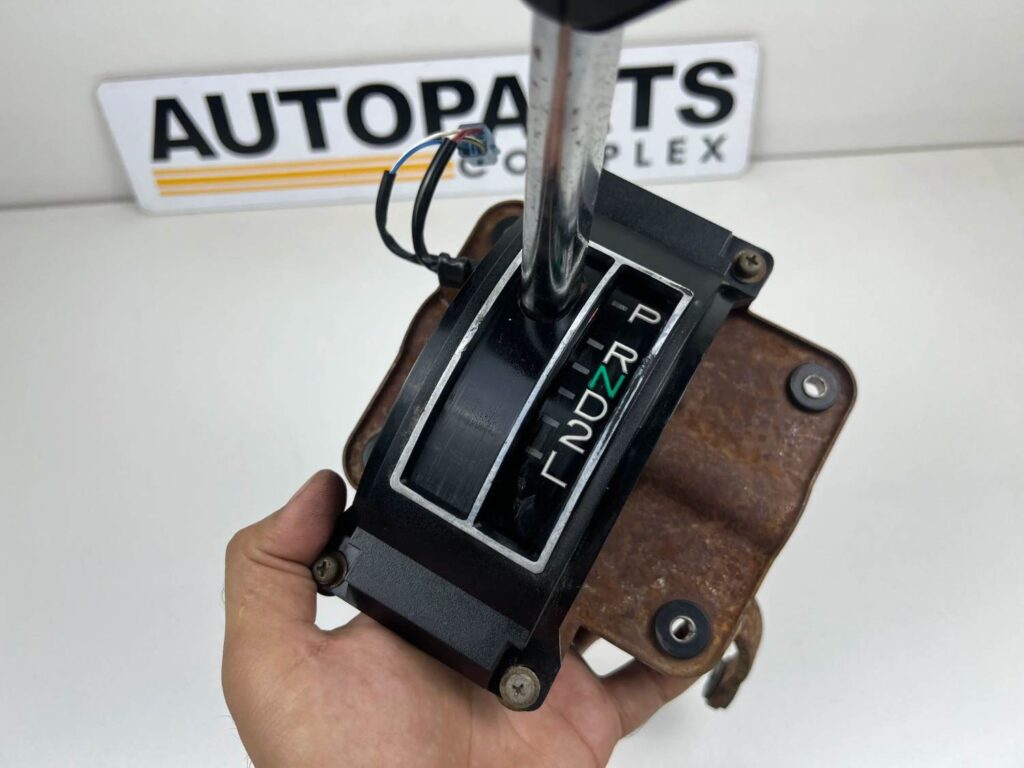 Hilux pickup 1984 - 1988 RHD auto shifter lever (4)