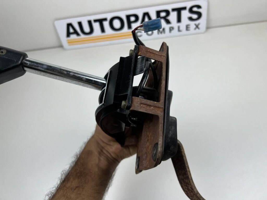 Hilux pickup 1984 - 1988 RHD auto shifter lever (8)