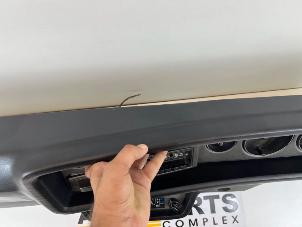 Ke30 corolla dashboard complete with cluster (Black) (10)