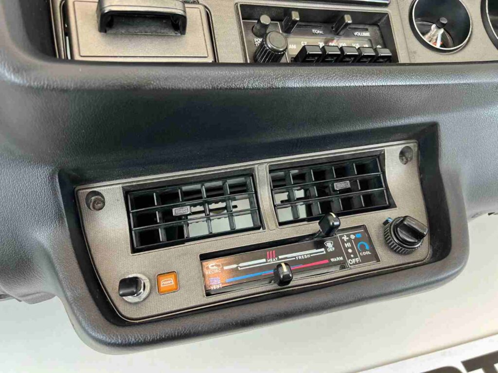 Ke30 corolla dashboard complete with cluster (Black) (16)