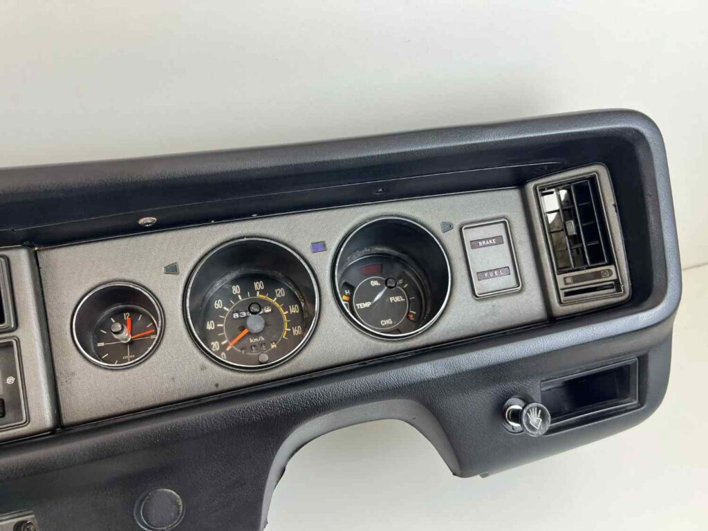 Ke30 corolla dashboard complete with cluster (Black) (3)