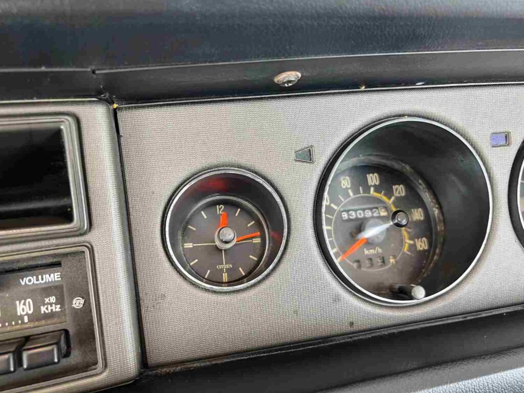 Ke30 corolla dashboard complete with cluster (Black) (4)