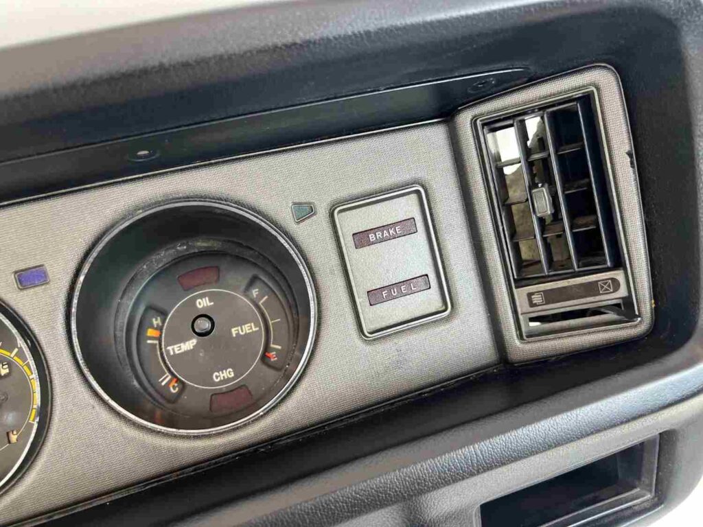 Ke30 corolla dashboard complete with cluster (Black) (6)