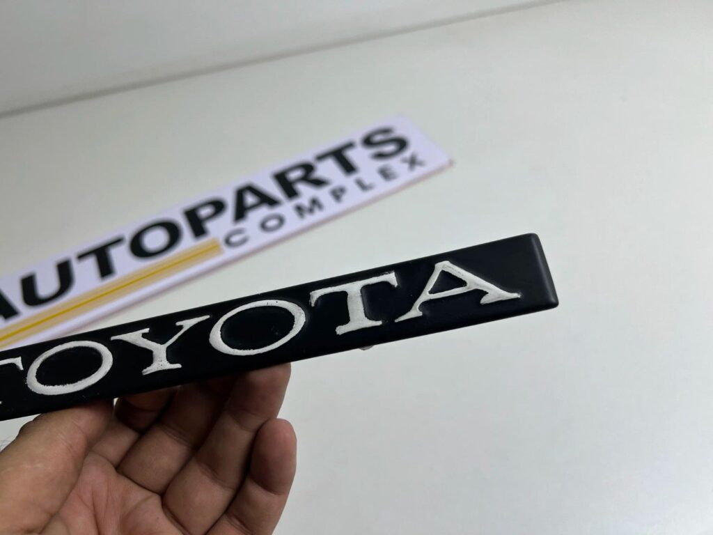 Kp60 starlet bugeye mk1 1979 1980 grille badge (4)