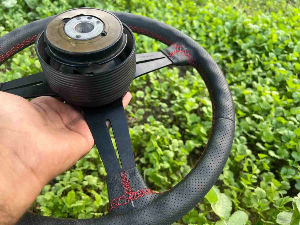 Nardi all black 360mm for Toyota Ae86, ke70, Gx71, Kp60 and more (1)