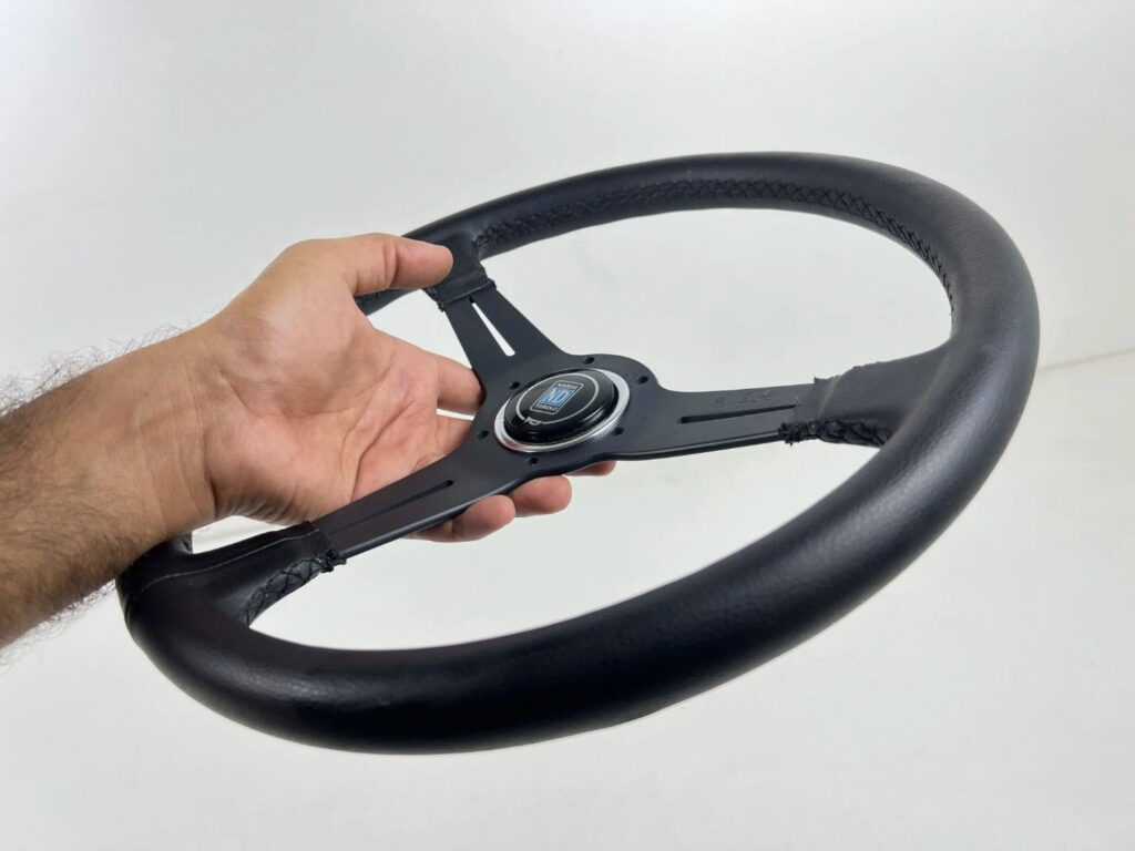 Nardi classic black leather stitched 360mm (1)