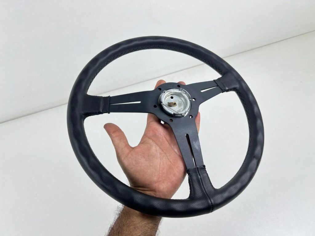 Nardi classic black leather stitched 360mm (8)