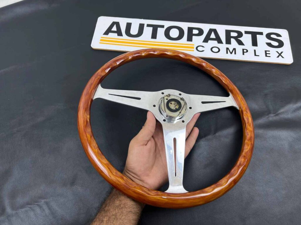 Nardi classic wooden 365mm with nardi torino horn button (10)