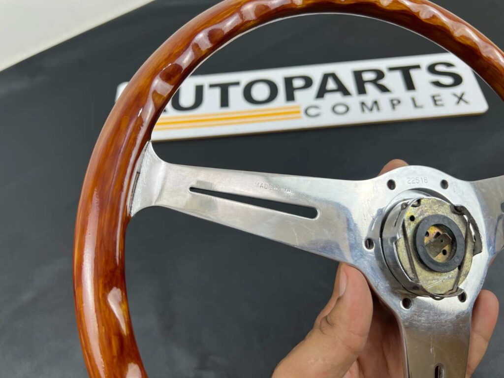 Nardi classic wooden 365mm with nardi torino horn button (12)