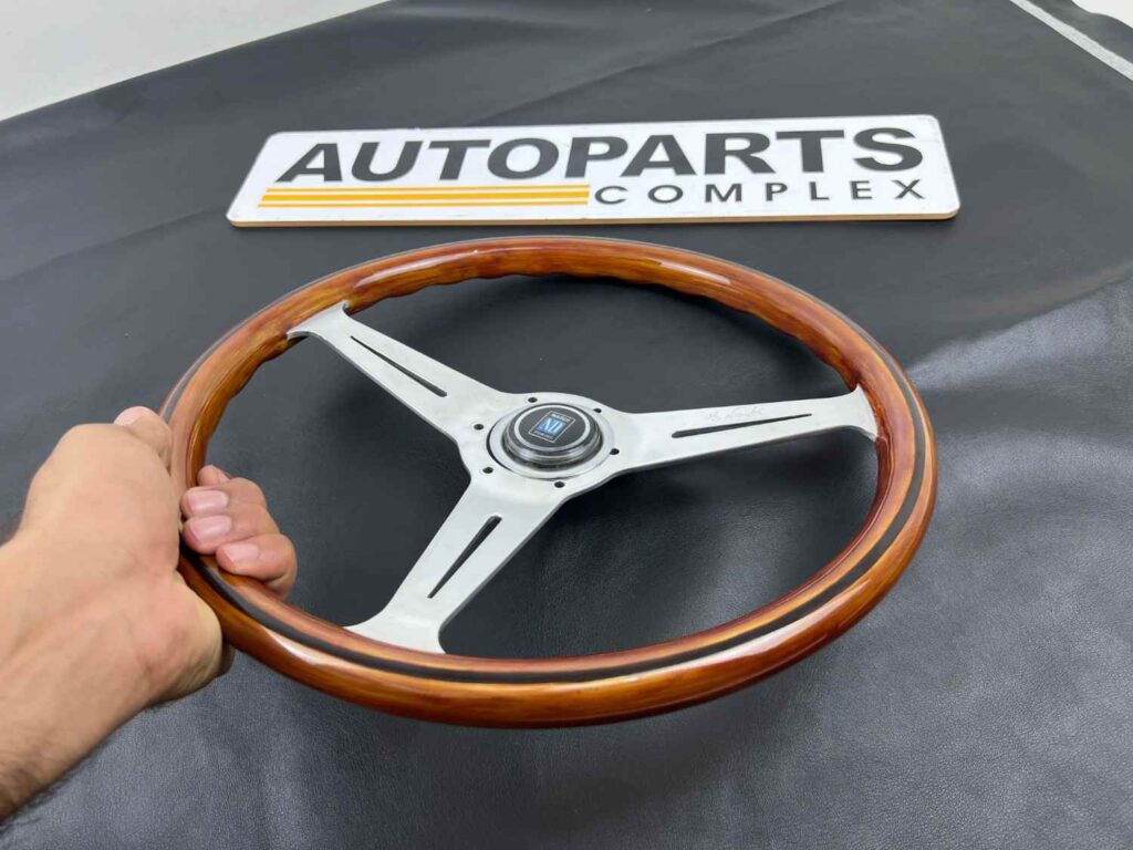 Nardi classic wooden 365mm with nardi torino horn button (14)