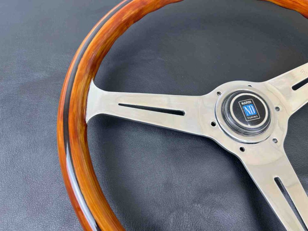 Nardi classic wooden 365mm with nardi torino horn button (4)