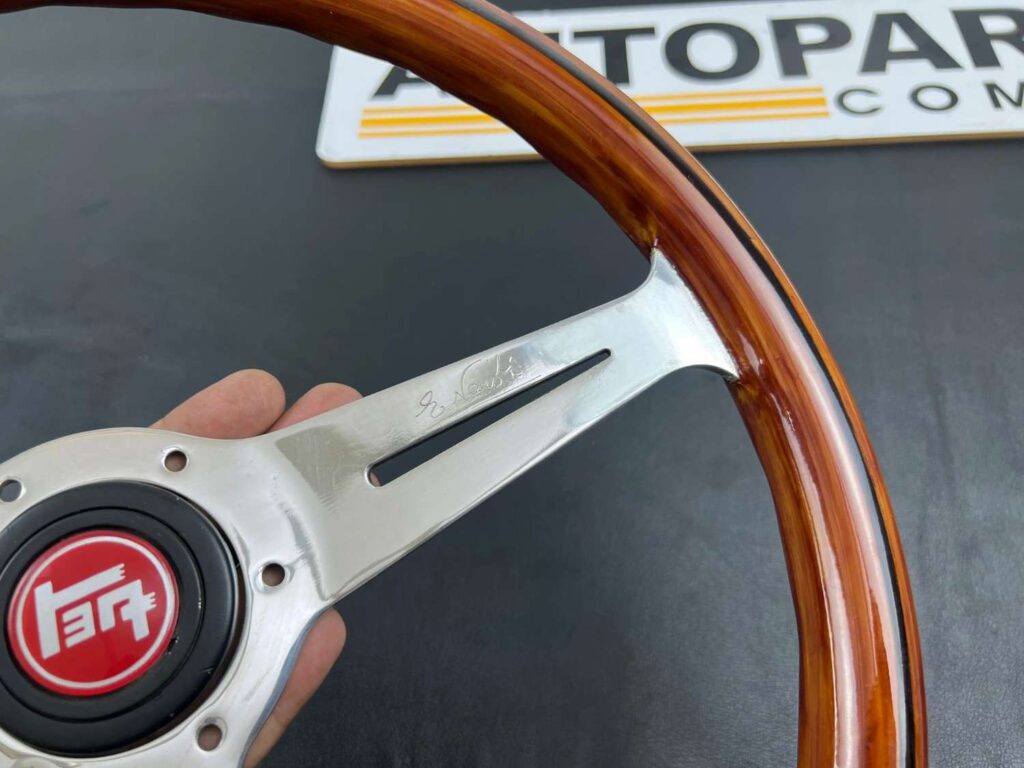 Nardi classic wooden 365mm with red Toyota horn button (11)