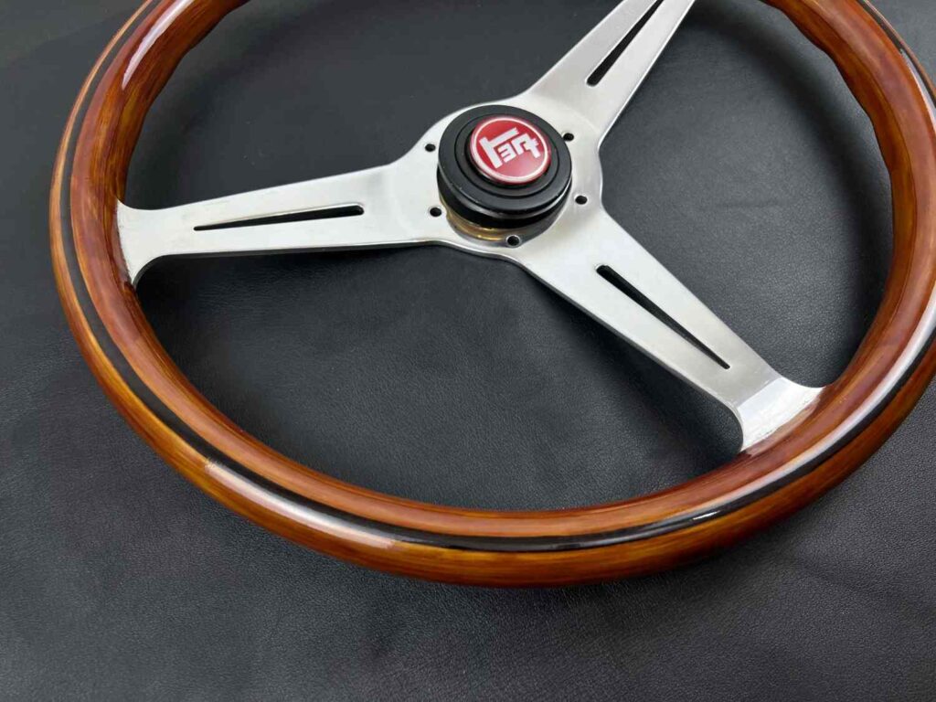 Nardi classic wooden 365mm with red Toyota horn button (4)