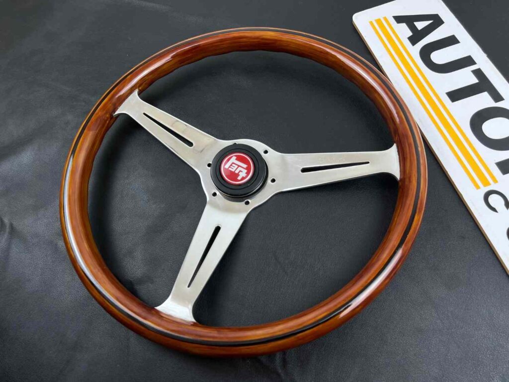 Nardi classic wooden 365mm with red Toyota horn button (6)