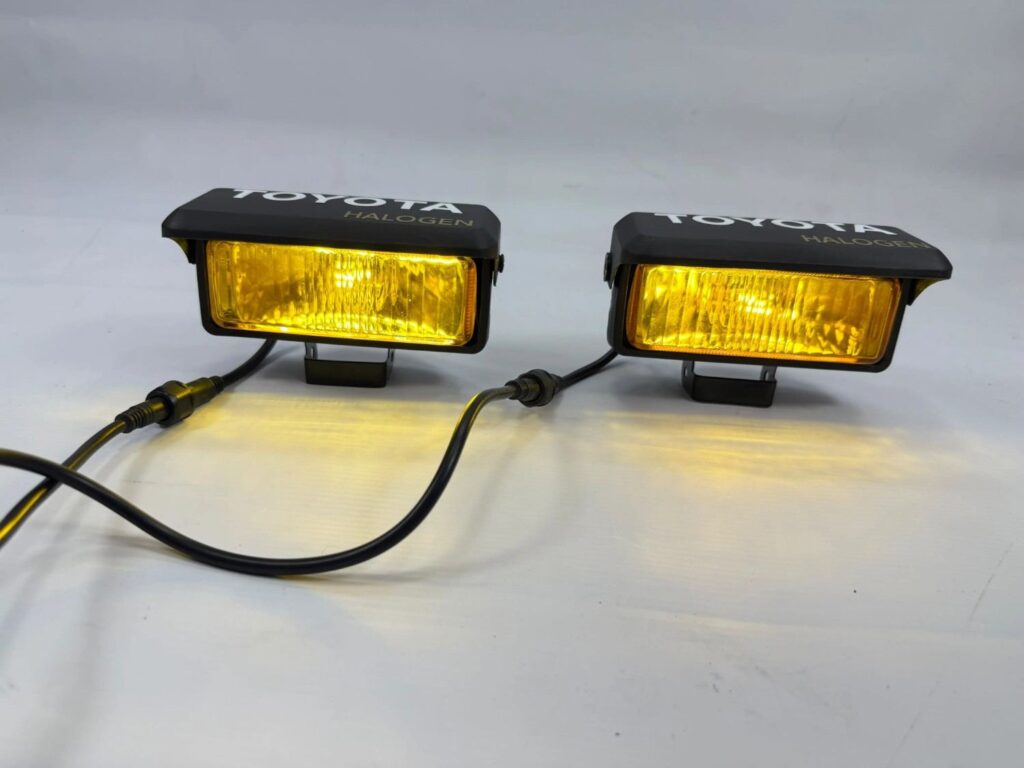 New Auto Cover Retractable fog lamps for Toyota AE86 AW11 KE70 (3)
