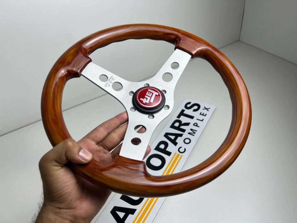 OBA Italian vintage wooden steering wheel with red Toyota horn button (1)