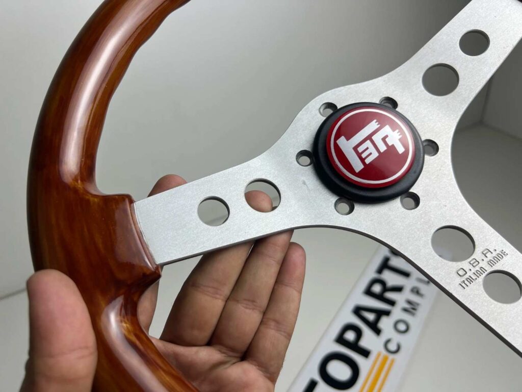 OBA Italian vintage wooden steering wheel with red Toyota horn button (6)