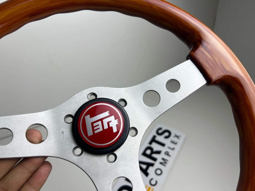OBA Italian vintage wooden steering wheel with red Toyota horn button (7)