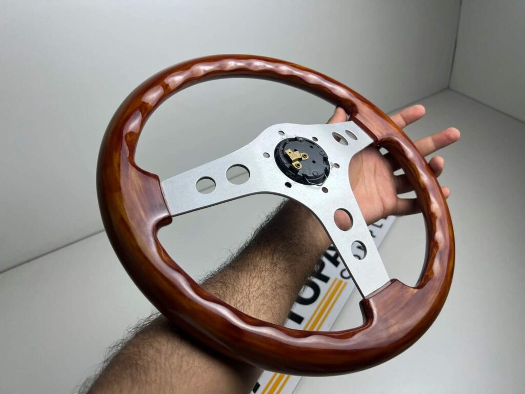 OBA Italian vintage wooden steering wheel with red Toyota horn button (9)