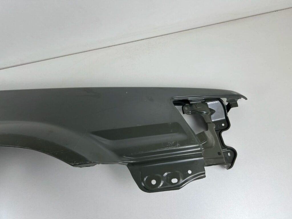 Toyota Ae86 NOS OEM front left fender 1984 1985 1986 (3)