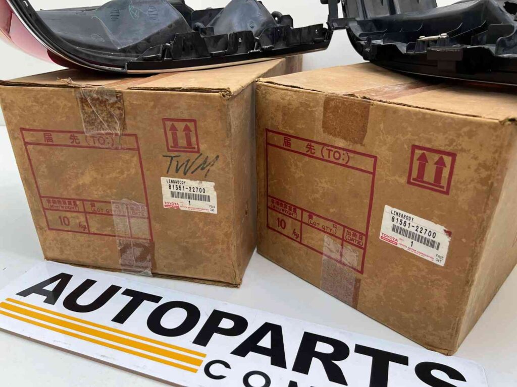Toyota Cressida 1988 1989 1990 NOS OEM tail lights pair GX81 rx80 lx80 Mx83 (1)