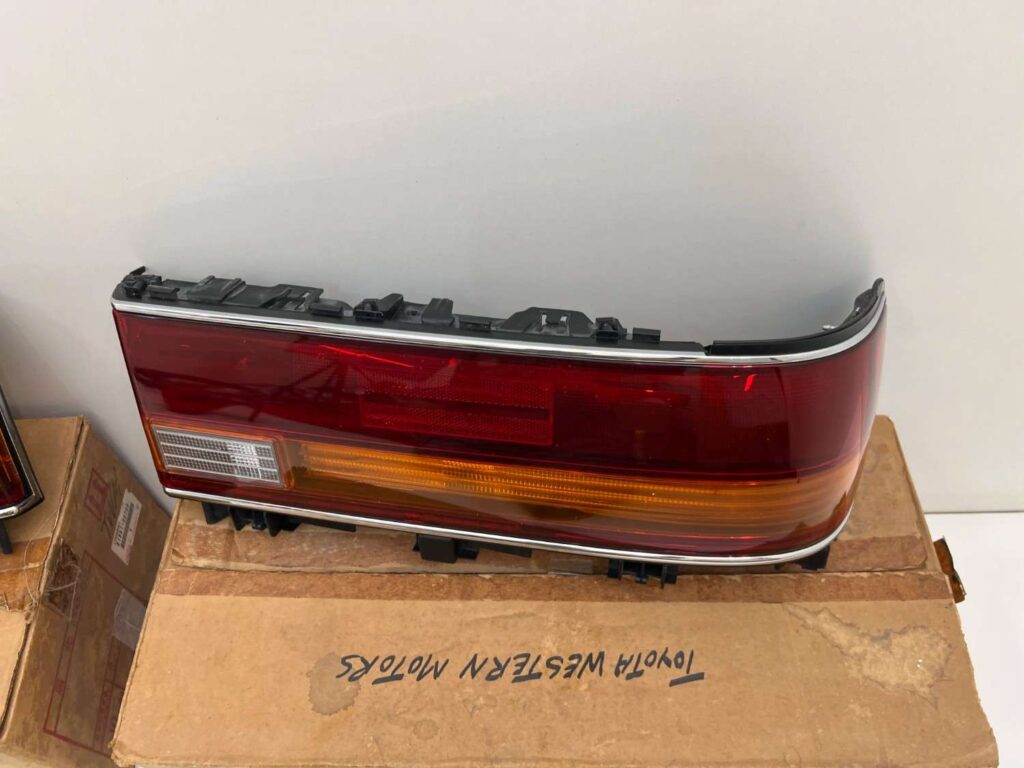 Toyota Cressida 1988 1989 1990 NOS OEM tail lights pair GX81 rx80 lx80 Mx83 (14)