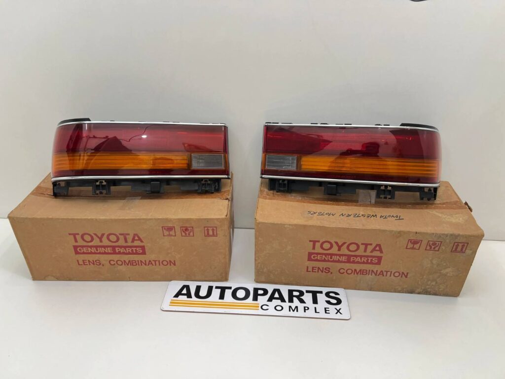 Toyota Cressida 1988 1989 1990 NOS OEM tail lights pair GX81 rx80 lx80 Mx83 (2)