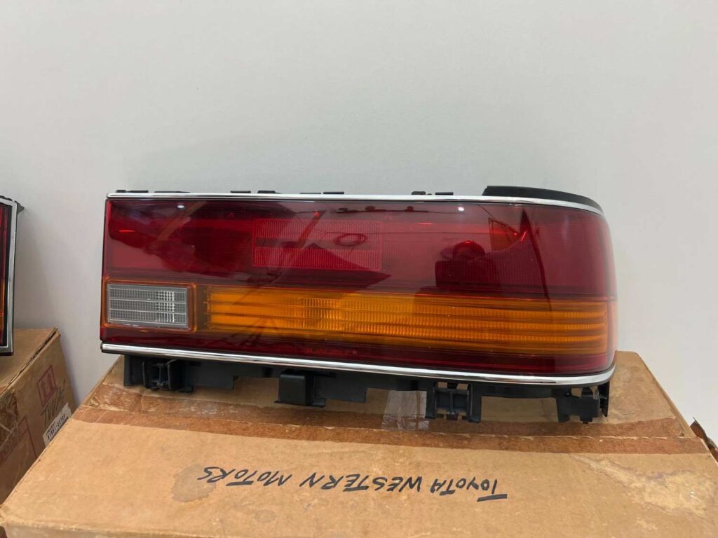 Toyota Cressida 1988 1989 1990 NOS OEM tail lights pair GX81 rx80 lx80 Mx83 (3)