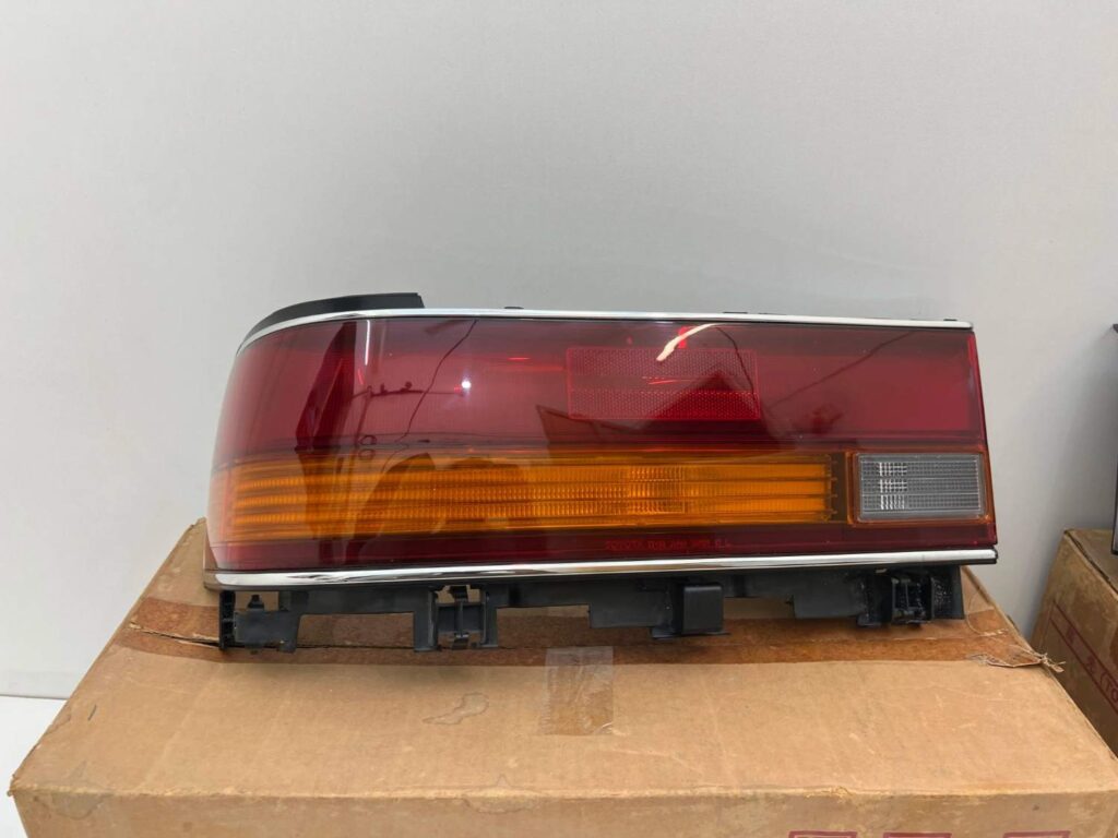 Toyota Cressida 1988 1989 1990 NOS OEM tail lights pair GX81 rx80 lx80 Mx83 (4)