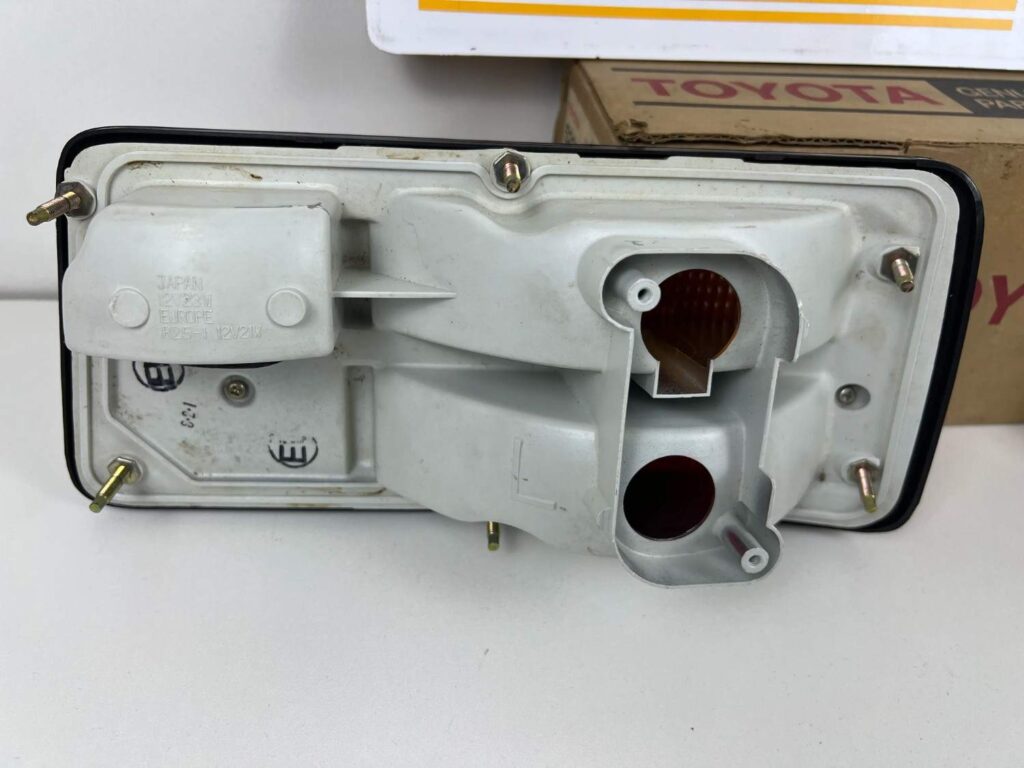 Toyota starlet KP60 KP61 NOS OEM Tail lights 1979 - 1982 (10)