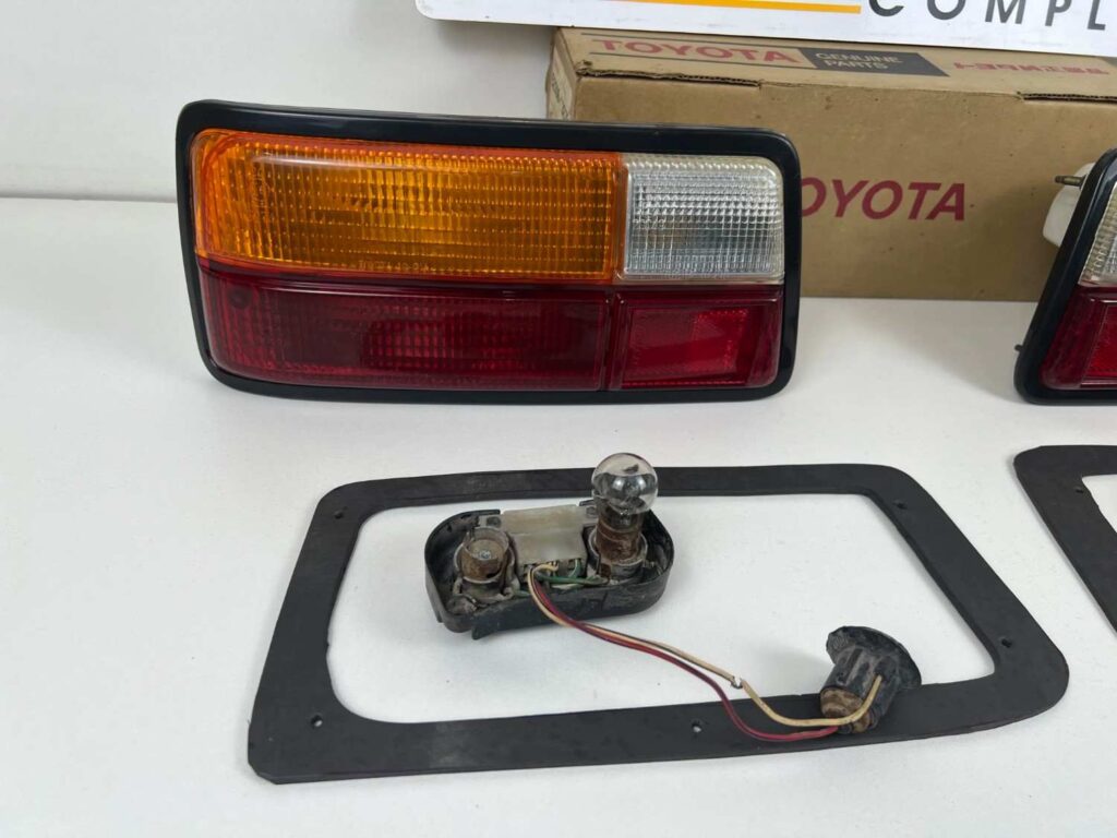 Toyota starlet KP60 KP61 NOS OEM Tail lights 1979 - 1982 (4)