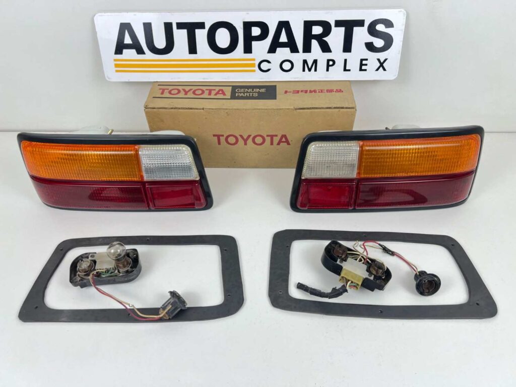 Toyota starlet KP60 KP61 NOS OEM Tail lights 1979 - 1982 (5)